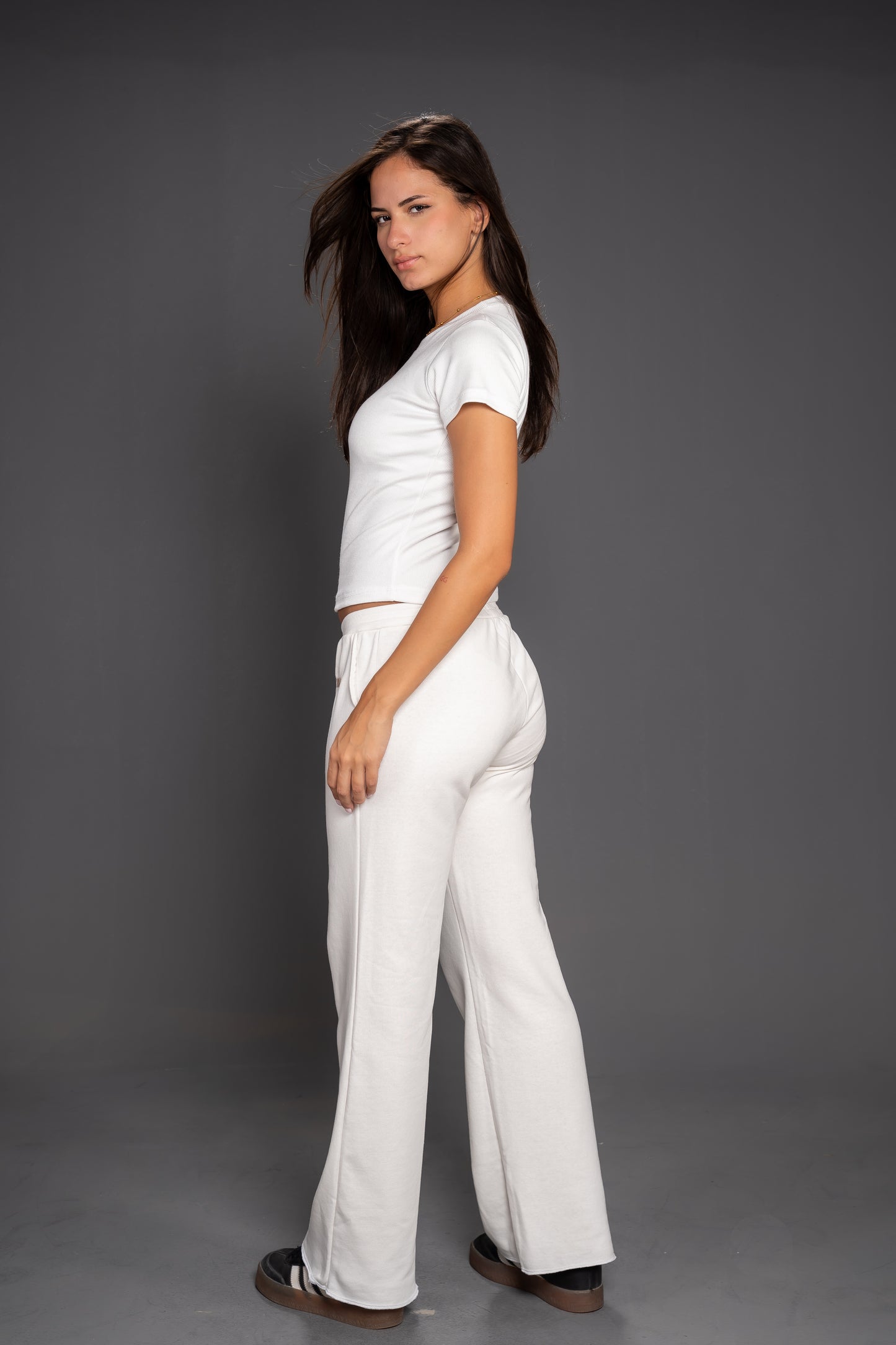 Women’s Ribbed Short Sleeve Crop Top – Slim Fit Casual Essential