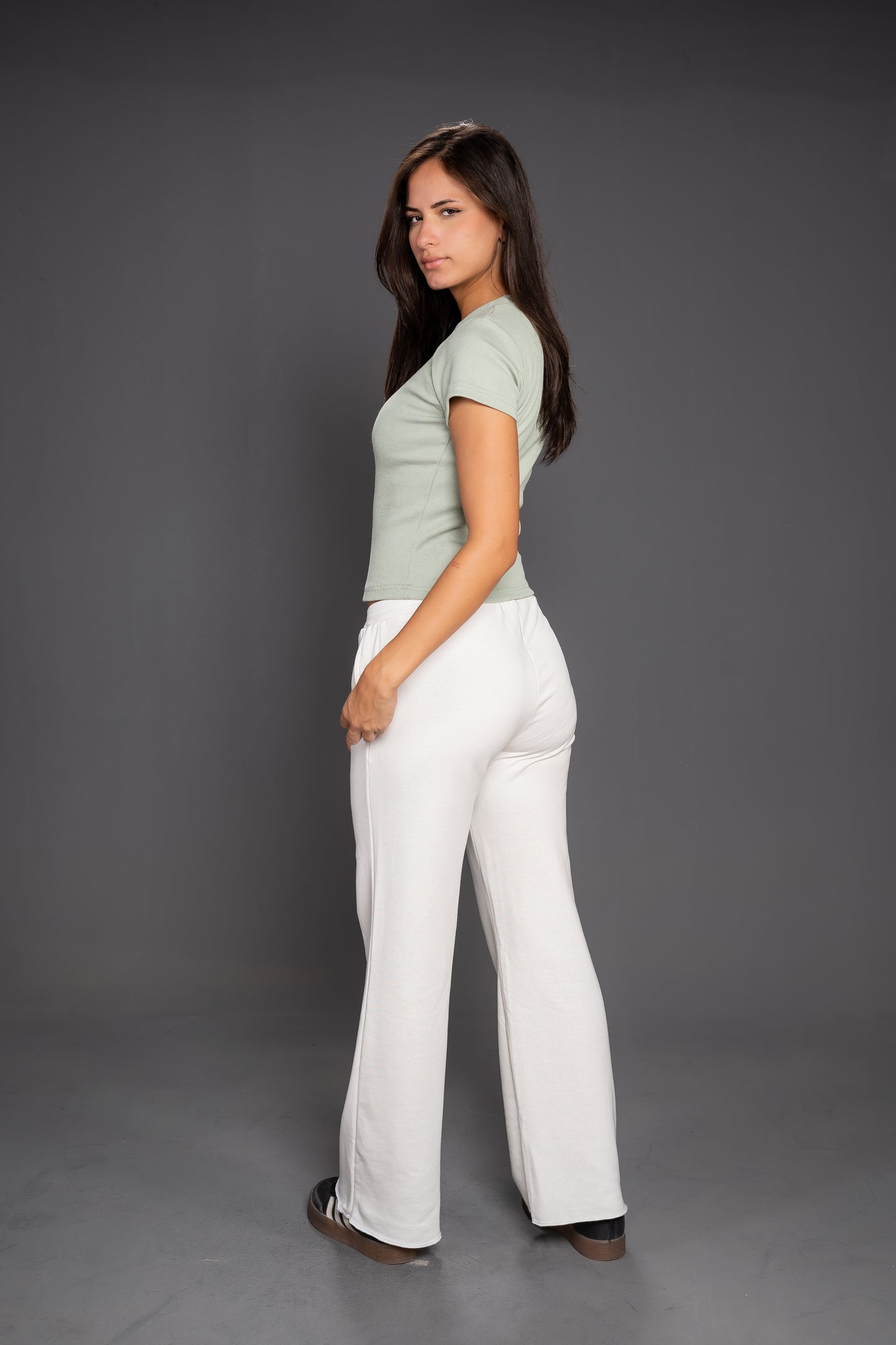 Women’s Ribbed Short Sleeve Crop Top – Slim Fit Casual Essential