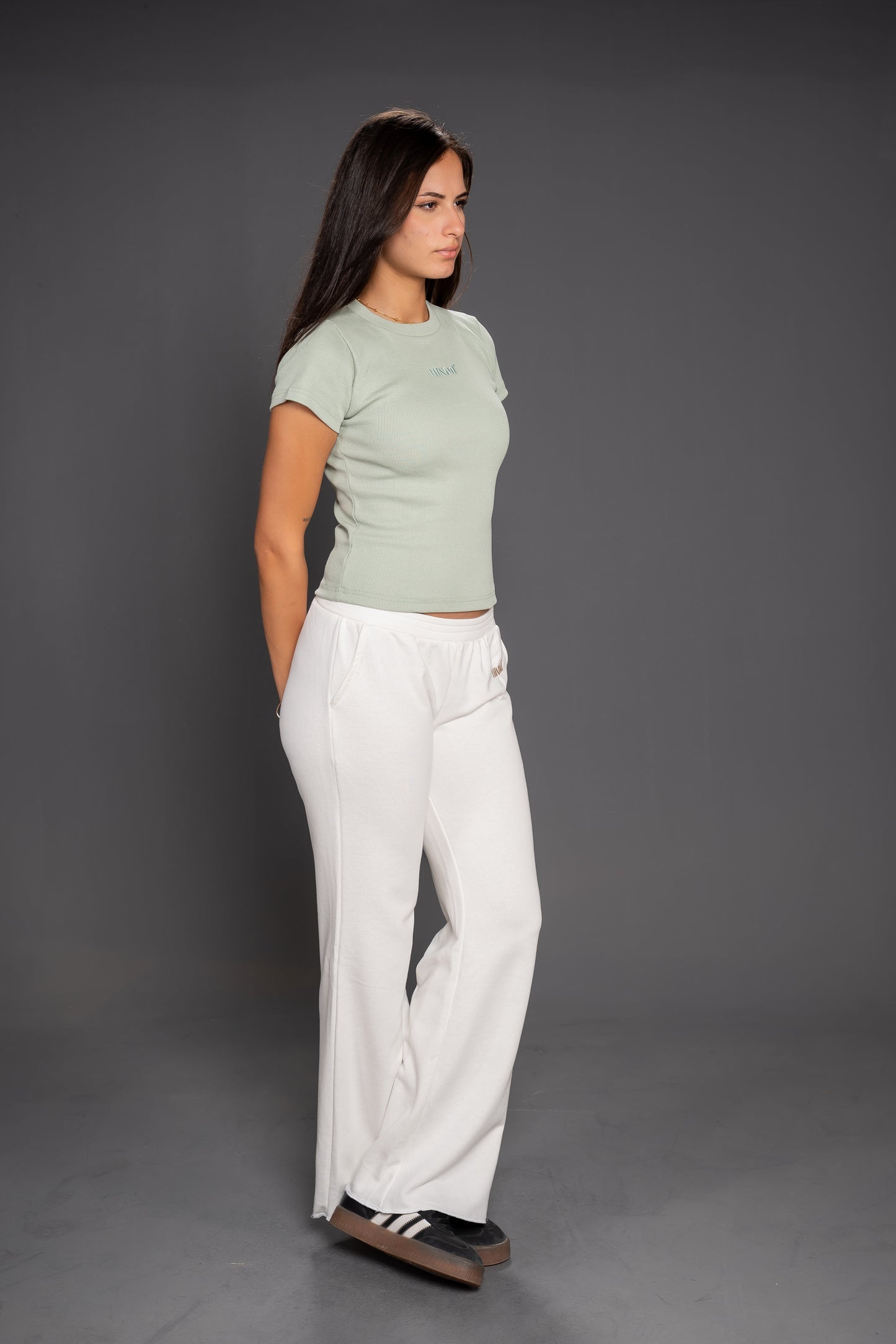 Women’s Ribbed Short Sleeve Crop Top – Slim Fit Casual Essential